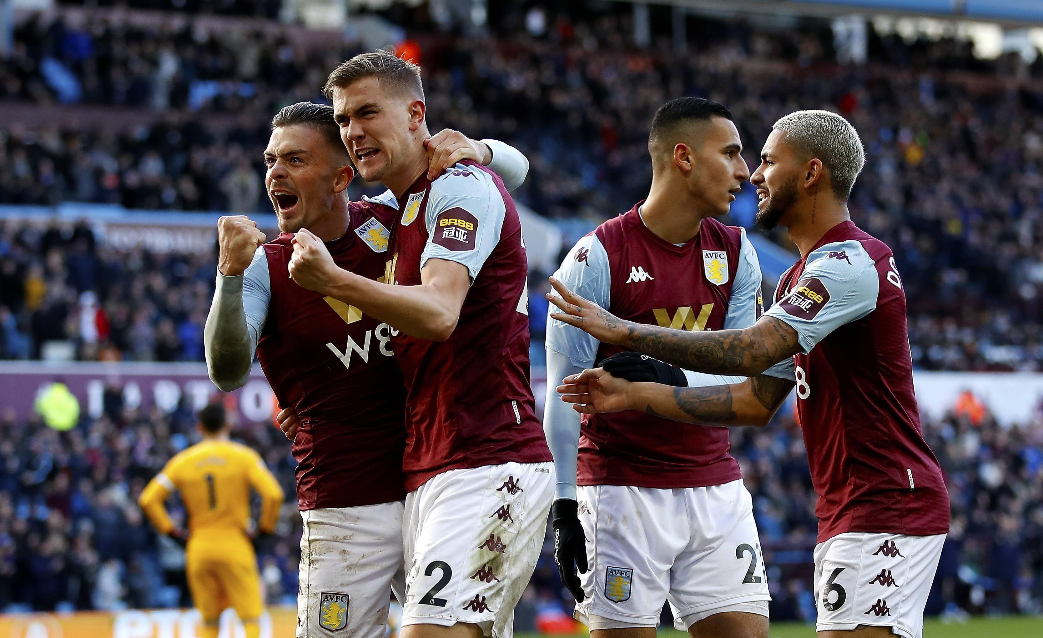 场面已经混乱！有球迷在场内SIUUUU！（现场失序！球迷在场内高喊SIUUUU）