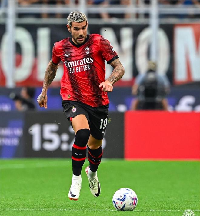 许尔勒：踢球的各种要求让我觉得不是我的生活，所以选择退役（许尔勒：足球的种种要求让我觉得这不是我想要的生活，因而选择退役）