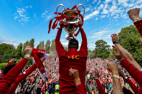 首秀惊艳！江苏外援爱德华兹&亨特合砍51分（江苏双外援首战发威：爱德华兹与亨特合砍51分）