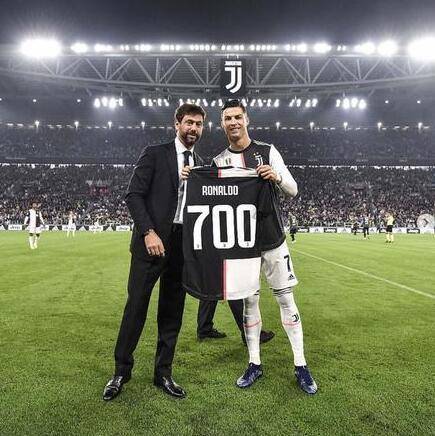 TA：图赫尔战术实验喜忧参半，贝林厄姆主导进攻渐入佳境（TA：图赫尔战术调整成效参差，贝林厄姆引领进攻日趋成熟）