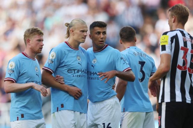 科莫前锋莫拉塔左大腿重伤或手术，预计缺席数月