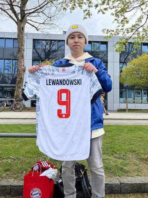 湖人替补群连夜爆发（湖人板凳席一夜狂飙）