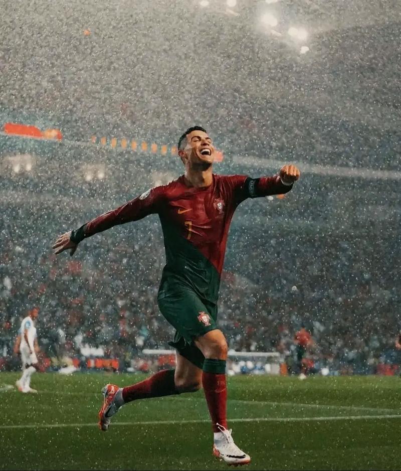 TA：皇马寻求引进后卫和中场；他们愿听取对罗德里戈的报价（TA：皇马计划引进后卫与中场，愿倾听关于罗德里戈的报价）