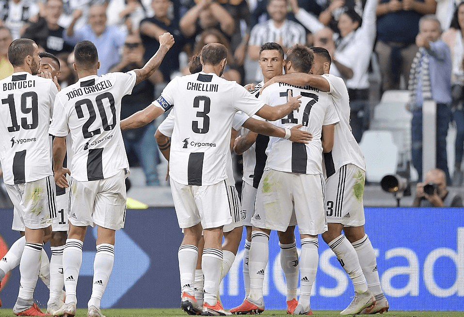 11球，巴萨是欧冠改制以来打入乌龙球最多的球队（欧冠改制以来，巴萨以11次乌龙球居首）