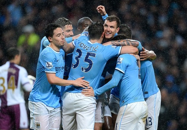 横看成岭侧成峰，乔治娜晒出差照秀出傲人身材（换个角度皆风景，乔治娜晒差旅美照尽显好身材）