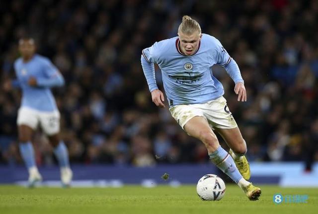 楚阿梅尼：我更喜欢踢6号位；阿隆索经常就后腰位置指导我（楚阿梅尼称更适合踢6号位，阿隆索常就后腰角色指导他）